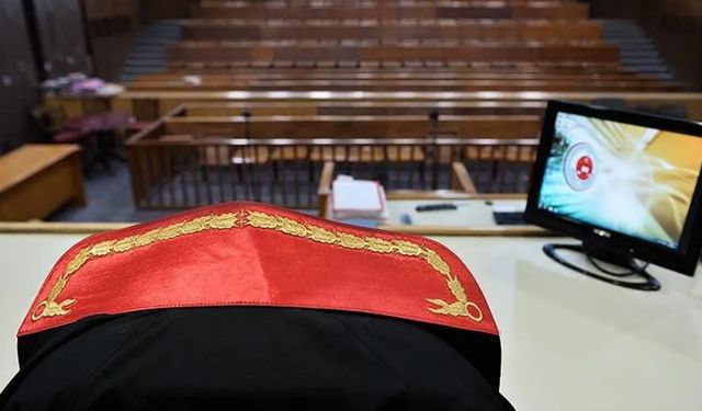 Dosyadaki kadınların bilgilerini arkadaşıyla paylaşan 'savcı'ya ihraç edildi!
