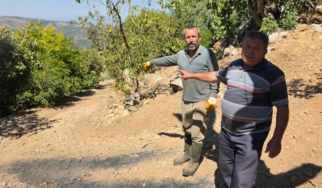 Tire’de yollar çamura teslim! Mahalleli isyan etti: “Can güvenliğimiz yok”