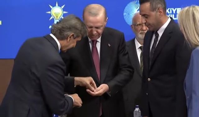 Ve beklenen oldu…  Onur Emrah Yıldız AK Parti’ye geçti! Çiğli’ye hizmet yağacAK!