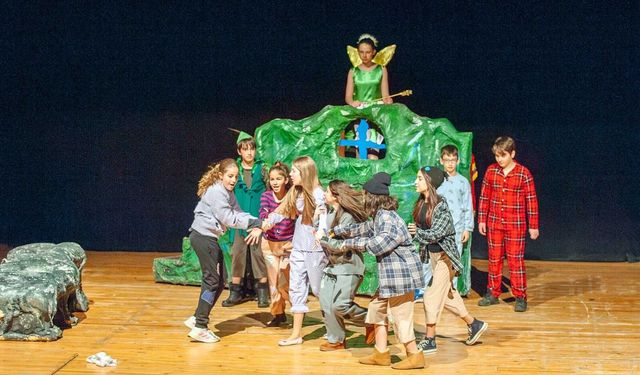 Karşıyaka’da perde yeniden açıldı! İşte yeni sezonun oyunları