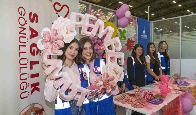 İzmir Kültürpark pembe kurdelelerle farkındalık alanına dönüştü!