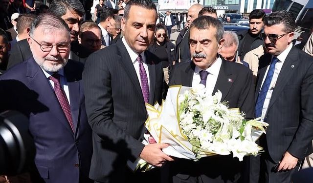 AK Partili Yıldız’a Bakan Tekin’den ziyaret!