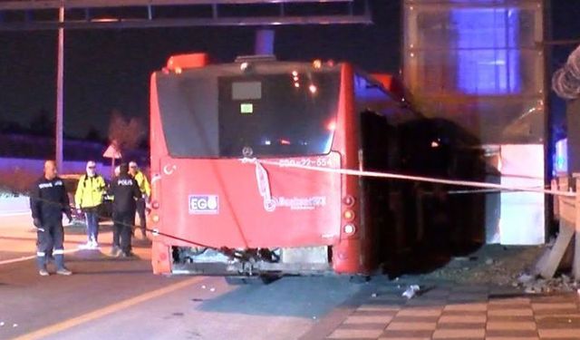 Ankara’da EGO otobüsü üst geçide çarptı: 24 kişi yaralandı