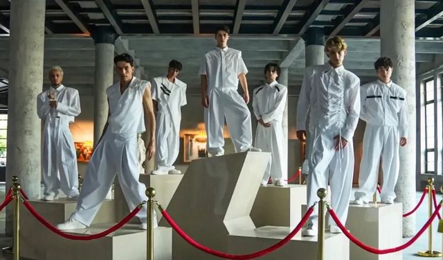 Crush konseri pankart olayı nedir? AURA grubu neden açıklama yaptı?