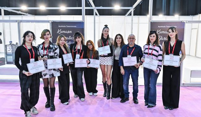İzmir’de modanın geleceği gençlerin ellerinde şekillendi