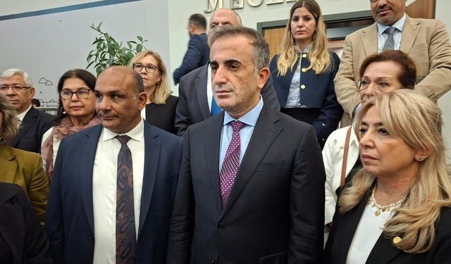YENİ Parti gelmedi, meclis ertelendi... CHP grubundan ilk mesaj: "Sonraki toplantıya katılacağız"