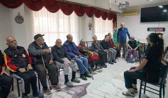 Seferihisar’da yaş almış vatandaşlar için hareketli gün: Egzersiz yaptılar, birlikte vakit geçirdiler
