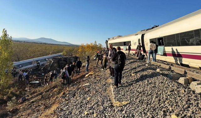 İspanya’da feci kaza: Can kaybı 68'e çıktı, 3 günlük milli yas ilan edildi!