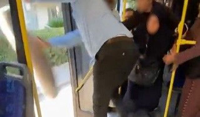 İzmir’de otobüste akılalmaz olay: Çılgına dönen şoför yolcunun eşyasını caddedeki yola attı!