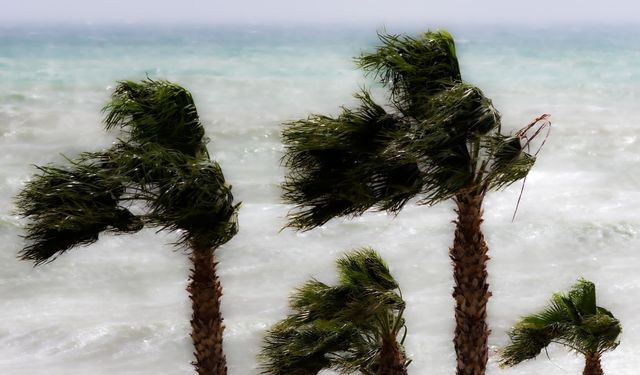 Meteoroloji’den İzmir için son dakika uyarısı: Rüzgar sert geliyor, o ilçelerde sıcaklık 31 dereceye tırmanacak!