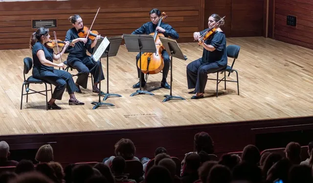 İzmir Oda Orkestrası'ndan Cumhuriyet'in 103. yılına özel müzik ziyafeti