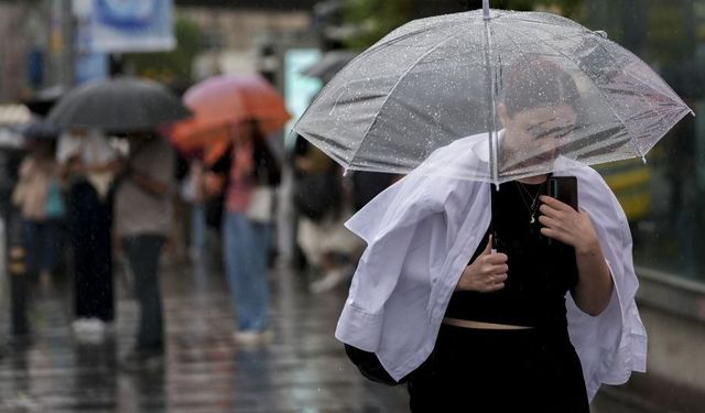 İzmir ve Ege'de hava aniden değişiyor! Meteoroloji'den sağanak yağış ve fırtına uyarısı: 12-14 Ekim'de sıcaklıklar çakılacak!