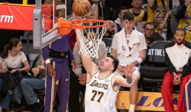 NBA'de Lakers forması giyen Luka Doncic rekorlara doymuyor: Utah Jazz potasına tam 52 sayı