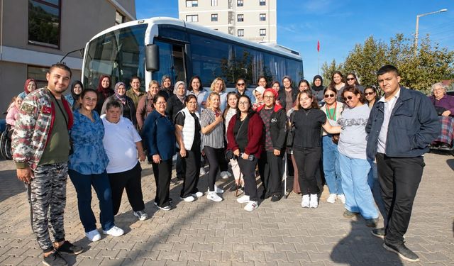 Narlıdere’den anlamlı gezi: Özel çocuklar ve kadınlar İzmir’i keşfetti