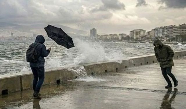 İzmir Valiliği'nden kuvvetli yağış uyarısı: Sel ve hortum riski var!