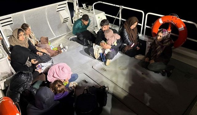 Seferihisar açıklarında 13 düzensiz göçmen yakalandı: 5’i çocuk