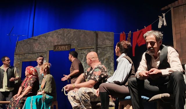 Tahtalıköy İzmir sahnesinde perde açtı: O hikayeye yoğun ilgi