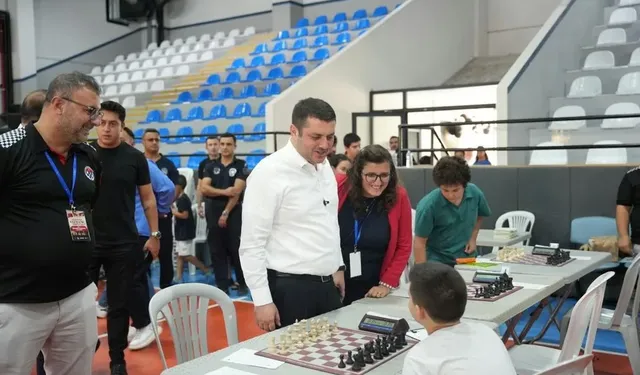 Torbalı’da Cumhuriyet coşkusu satrançla taçlandı: 220 sporcu şampiyonluk için yarıştı!