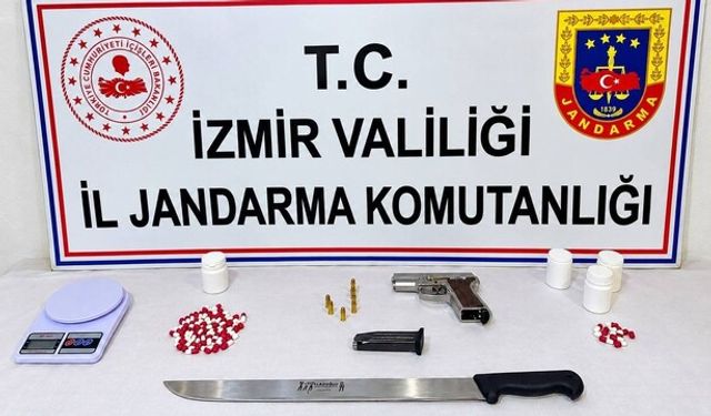Torbalı’da jandarmadan operasyon: Zula evden silah ve uyuşturucu çıktı!