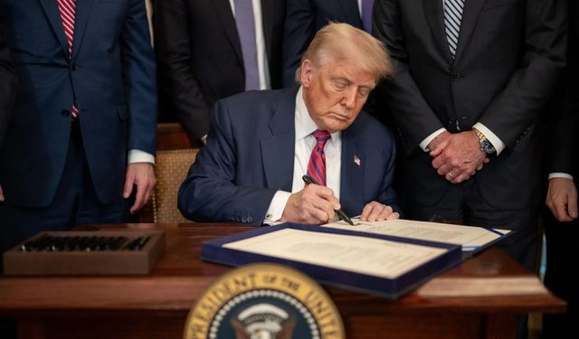Trump’tan Rusya kararı: Yaptırımlar yürürlüğe girmeden askıya alındı