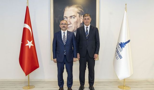 Tugay, Karayolları Genel Müdürü Gülşen ile görüştü: İzmir’in ulaşım projeleri masaya yatırıldı