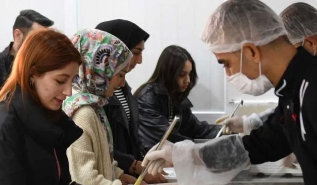 Üniversite yemek bursu başvurusu ve sonucu nasıl doğrulanır, ücretsiz yemek yardımı nereden alınır?