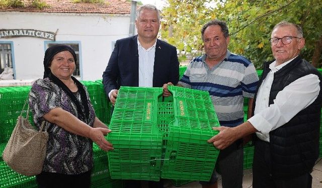 Urla’da üreticiye dev destek: 1.200 kasa dağıtıldı, imar uyarısı geldi!