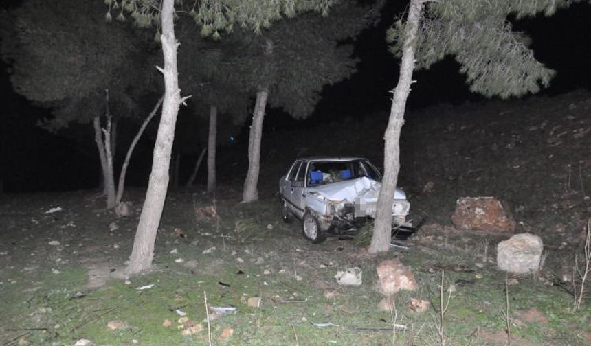 Şanlıurfa'da yağmur felaket getirdi: Araba şarampole devrildi