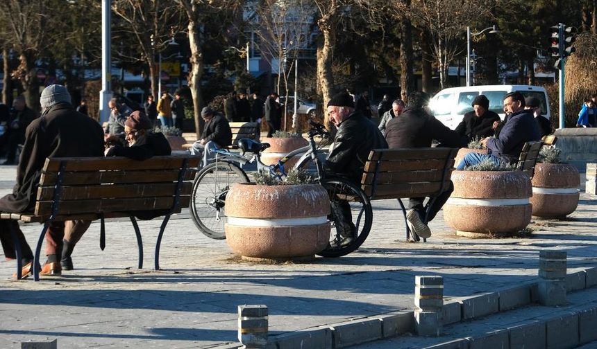 Türkiye’deki yaşlıların yüzde 64,1’i mutlu: Türkiye Yaşlı Profili Araştırma verileri açıklandı