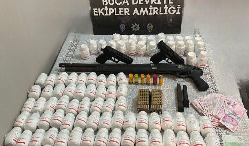 İzmir’de uyuşturucu operasyonu: 5 bin 589 sentetik hap ele geçirildi