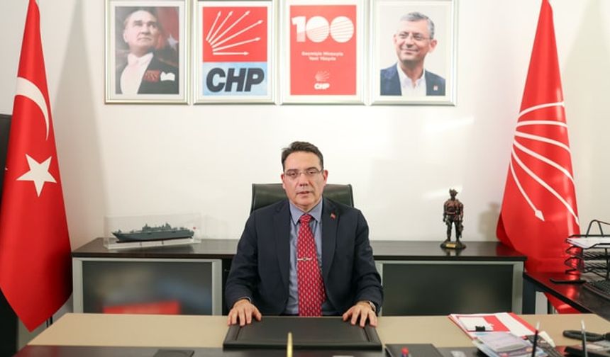 CHP Genel Başkan Yardımcısı Yankı Bağcıoğlu'ndan Dumlupınar Şehitliği isyanı: ''Şehitlikte bayrak yok!'
