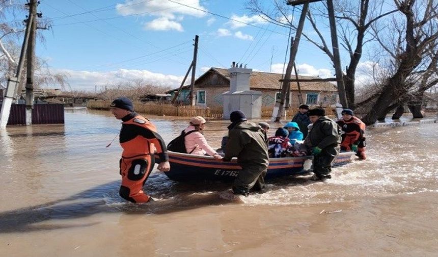 Kazakistan'da sel felaketi nedeniyle tahliye sayısı 99 bine yaklaştı, 3 bin 563 ev sular altında!