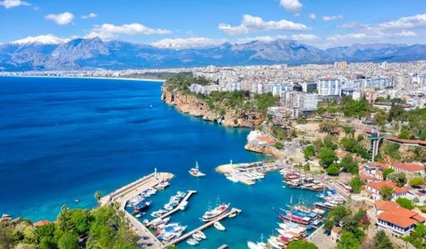 Antalya'da turist rekoru kırıldı: Ne kadar turist ziyaret etti?