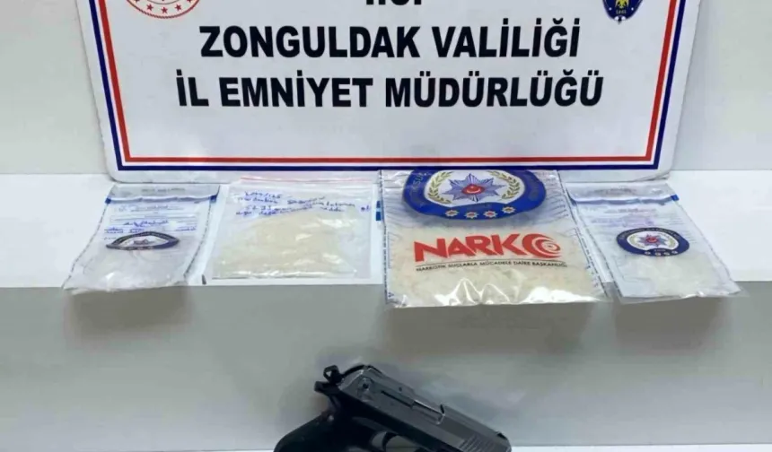 Zonguldak'ta uyuşturucu operasyonunda 2 tutuklama! 225 gram uyuşturucu ve tabanca ele geçirildi!