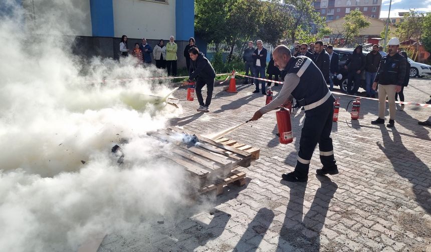 VEDAŞ afetlere hazır! Çalışanlarına deprem, yangın ve bina tahliye eğitimi verdi