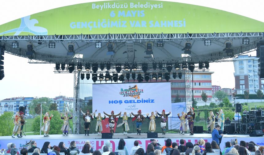 Beylikdüzü'nde Kırlangıç Gençlik Festivali coşkusu başladı!