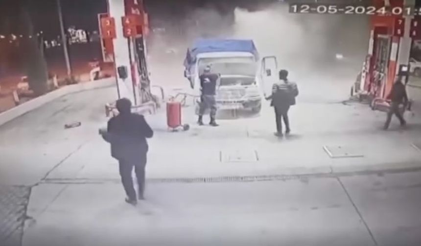Bursa'da dehşet anları: Benzin alan araç alev alev yandı!