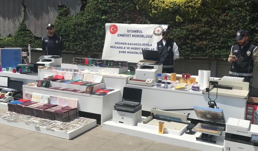 İstanbul'da büyük operasyon: Sahte pasaport şebesi çökertildi!