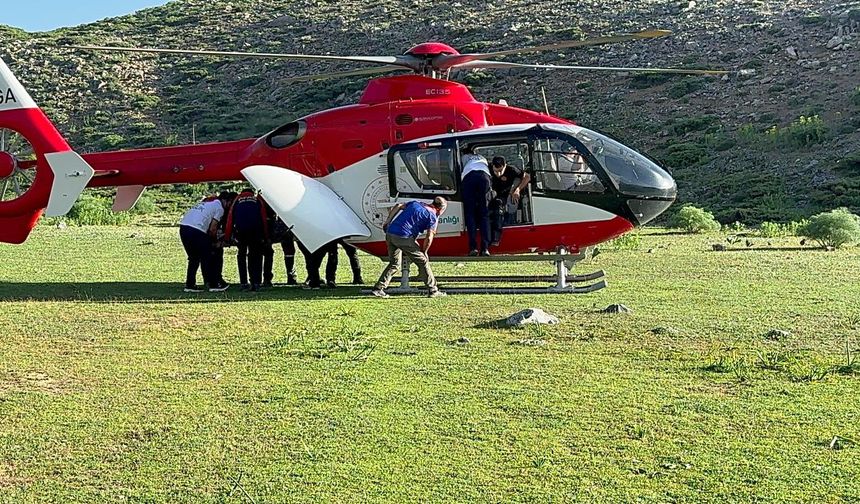 Bitlis'te attan düşen kadın, 7 saatlik çalışma sonucu helikopterle kurtarıldı