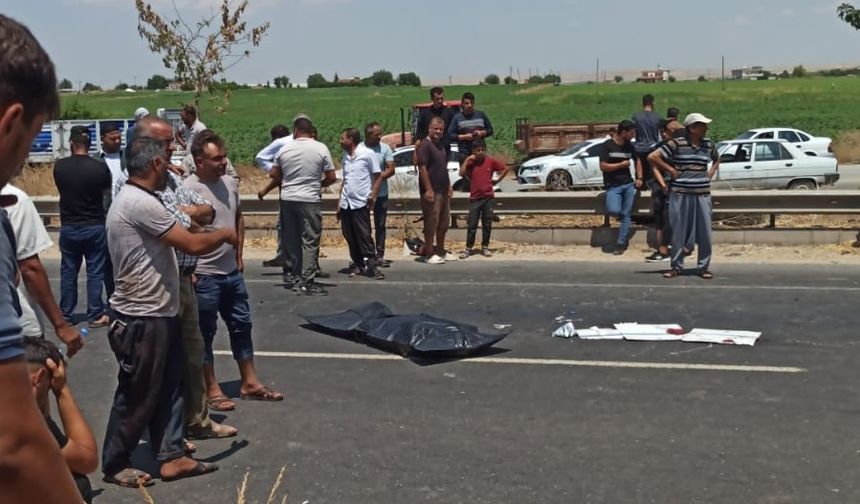 Şanlıurfa'da motosiklet otomobilin altında kaldı: 1 ölü, 1 yaralı