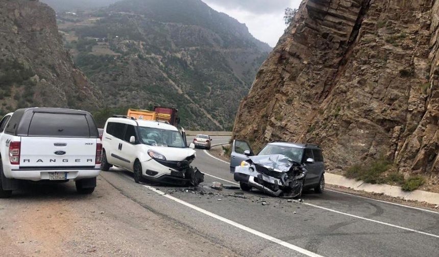 Gümüşhane'de trafik kazası: 4 yaralı