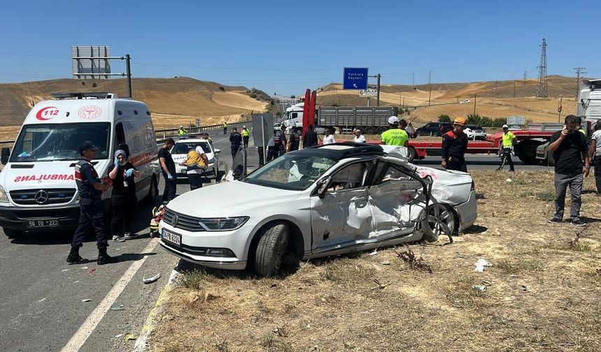 Sivas’ta dehşet! Otomobil ve kamyon çarpıştı: 1 ölü, 3 yaralı