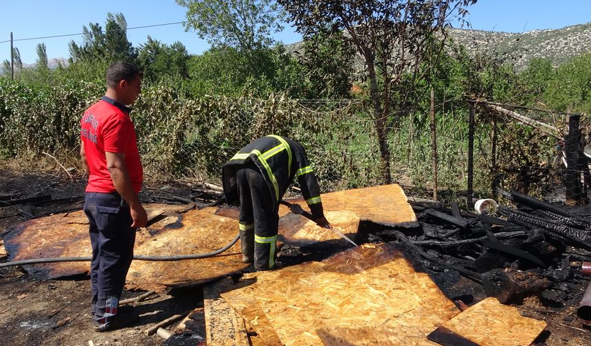 Isparta'da bağ evi küle döndü!