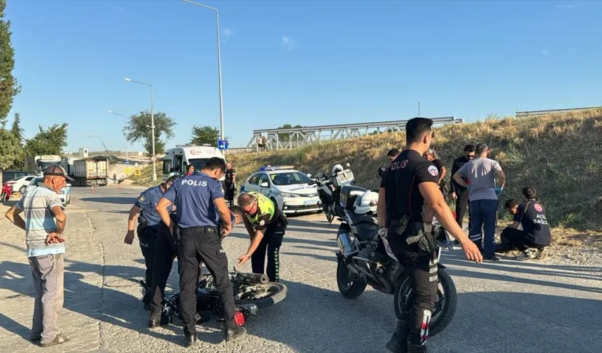 Edirne'de polis takibindeki motosiklet kazası: 2 yaralı