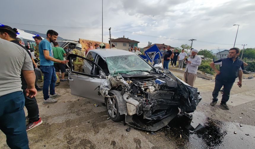 Karabük'te zincirleme kaza: 2'si ağır 4 yaralı