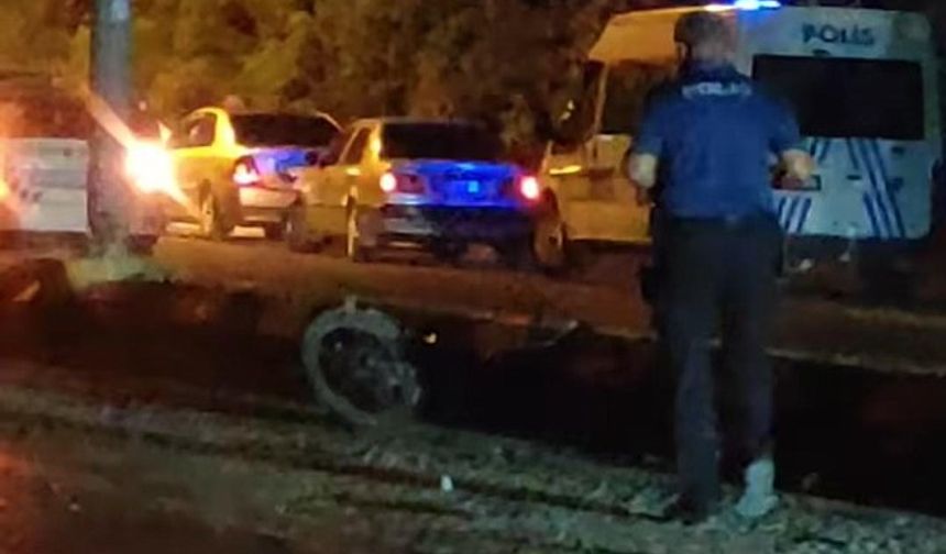 Hatay’da refüje çarpan motosiklet devrildi: 1 ölü!