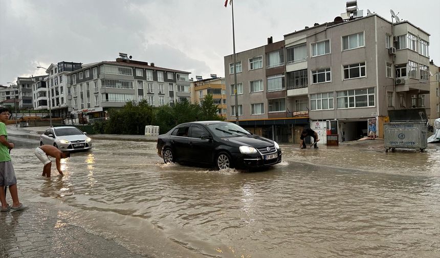 Sinop Gerze'de sağanak sonrası su baskınları: Ekipler seferber oldu