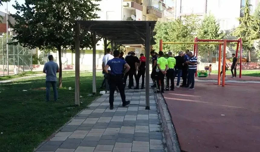 Malatya'da parkta silahlı saldırı: Genç ağır yaralı