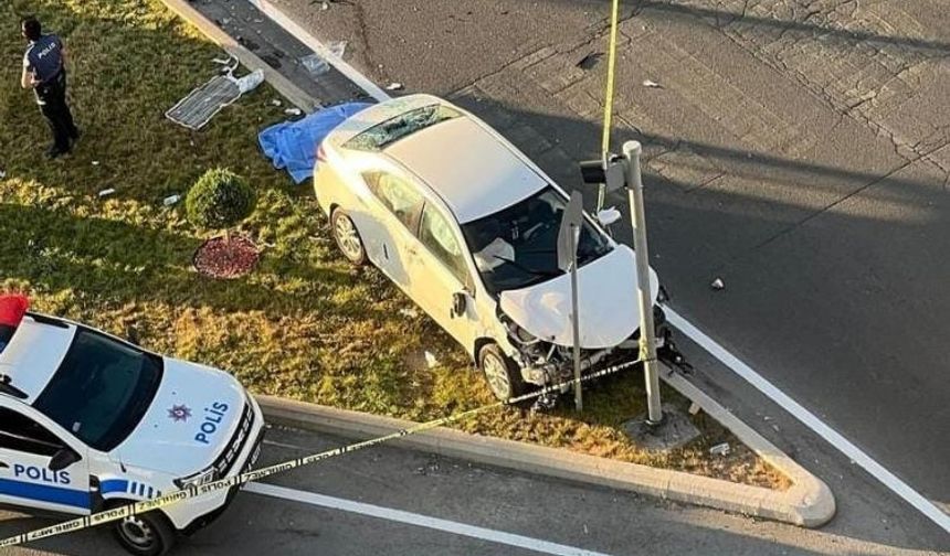 Kayseri'de otomobil ve traktör kafa kafaya çarpıştı: 1 ölü, 1 yaralı!