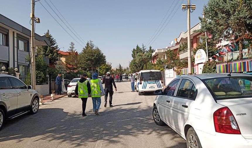 Polisi sırtından bıçakladı, vurularak yakalandı!